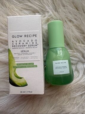 Glow Recipe Avocado Ceramide Recovery Serum - Green